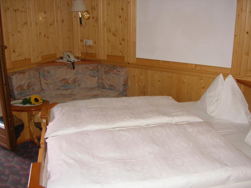 Hotel Burgblick à San Lorenzo di Sebato Chambre photo