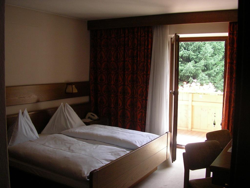 Hotel Burgblick à San Lorenzo di Sebato Chambre photo